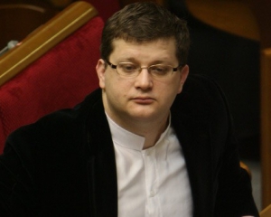 Коли Путін проходив школу КДБ, Янукович був по іншу сторони колючого дроту - Ар'єв