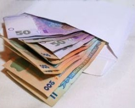 Госстат отчитывается: Больше зарплаты выросли у педагогов и коммунальщиков