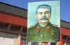 Януковича попросили разобраться с портретами Сталина в севастопольском транспорте