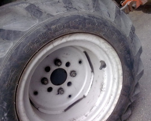 На Тернопольщине мужчина погиб под колесами собственного трактора