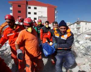 Більше 500 людей загинули в Туреччині через потужний землетрус