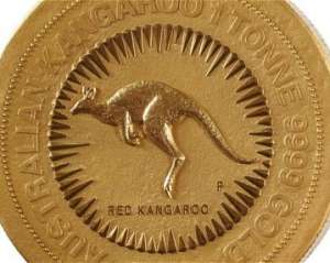 На монеті вагою в 1 тонну зображена кенгуру та королева Великобританії