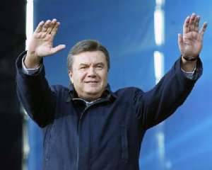 Януковича убедили, что ему не место на открытии &quot;Арены-Львов&quot;