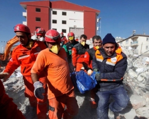 Кількість загиблих в результаті землетрусу в Туреччині зросла до 582