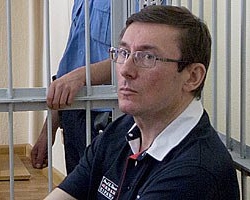 Луценко: в ГПУ еще не знают, что дело разваливается