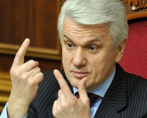 Активный Литвин недоволен пассивной работой комитетов ВР