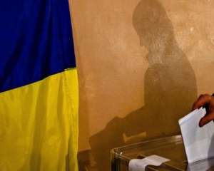 &quot;Наша Украина&quot; требует от Януковича выполнить обещание по выборам