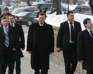 Януковича лякають збройними нападами і посилено охороняють - ЗМІ