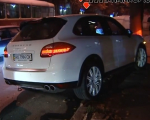 Син Кернеса на "Porsche Cayenne" потрапив у аварію?