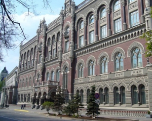 Арбузов дозволить російським банкам конвертувати гривню в рубль