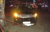 В Киеве два автомобиля после столкновения вылетели на тротуар, есть пострадавшие