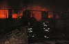 Из-за масштабного пожара на столичном складе пришлось эвакуировать 50 человек