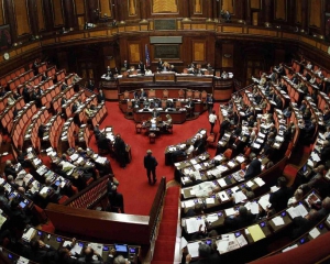 Италия пошла на жесткую бюджетную экономию, спасаясь от кризиса