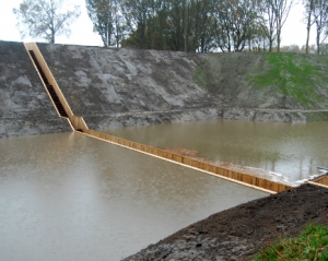 У Нідерландах побудували міст під водою