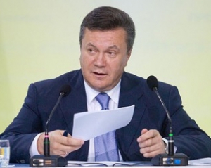 Янукович пообещал в 2012 году рост стипендий и экономики