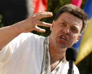 Тягнибок: Оппозиции со стола Януковича бросили избирательную кость без мяса