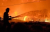 Крупный пожар в штате Невада разрушил десятки домов, жители бегут из города