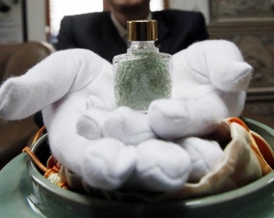 В Южной Корее пользуется спросом сине-зеленый бисер из праха умерших