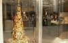 В Японии продают золотую елку за 2 млн долларов