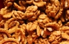 "Регионалы" добрались до рынка лущеных орехов: товар не пускают за границу