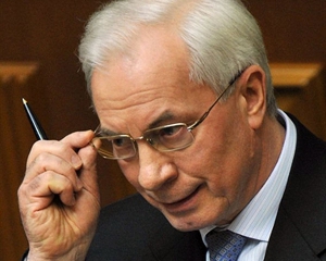 Азаров - своїм підлеглим: "Ну, сядь на моє місце - подивимося, чи вийде в тебе краще"