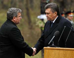Коморовский настойчиво порекомендовал Януковичу освободить Тимошенко