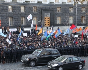 Біля Кабміну вже голодують 60 чорнобильців