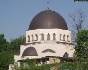 У новій київській мечеті слухати молитву можуть біля 1000 людей