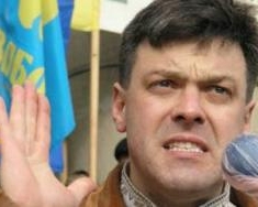 Тягнибок пообіцяв чорнобильцям туалет та вчив їх, як треба протестувати