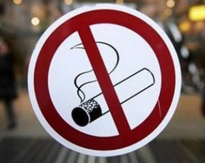 Від Литвина вимагають заборонити рекламу сигарет
