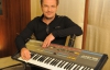 Олександр Пономарьов має синтезатор, на якому грали АBBA і Майкл Джексон