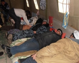 Янукович вирішив зустрітись із чорнобильцями у палатках, щоб була &quot;гарна картинка&quot;