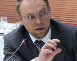 Власенко рассказал о &quot;дешевой оперетте&quot; второго ареста Тимошенко