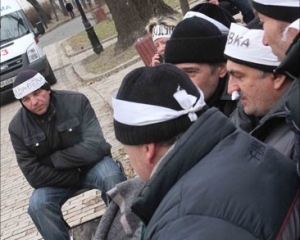 12 чорнобильців не витримали сухе голодування та поїхали додому