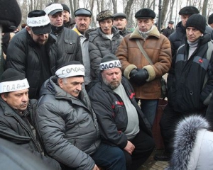 Чорнобильці у Маріїнському парку припинили голодування