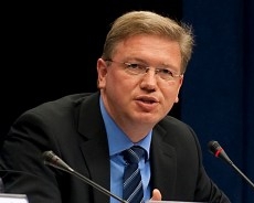 Еврокомиссар Фюле посетит Украину накануне саммита Украина-ЕС