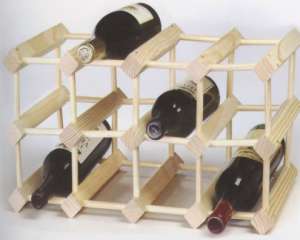 Бумажную бутылку для вина сделала из прочного картона