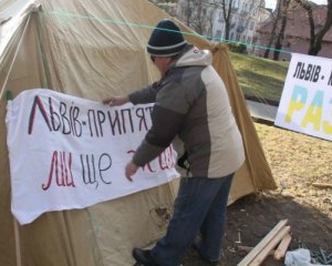 Львовских чернобыльцев начали проверять, а митингующим угрожать