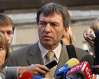 Захист просить суд звільнити Тимошенко і дати їй можливість лікуватися