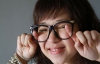 Серед азіатів з'явилась мода на окуляри з порожніми оправами