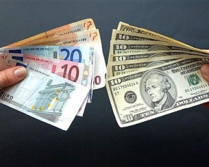 Євро закрив тиждень подорожчанням, долар купують по 8 гривень - міжбанк