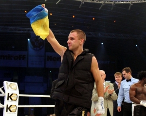 Бокс. Бурсак нокаутував Хаммонда і захистив титул чемпіона WBO