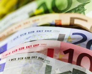 Євро подешевшав на 1 копійку, за долар дають 8,02 гривні - міжбанк