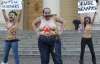 Консул Украины нашел активисток Femen здоровыми