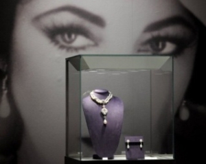Продаж речей Елізабет Тейлор принесла Christie&#039;s найбільший в історії прибуток