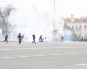 В Інтернеті з&#039;явилося відео, як правоохоронці розстрілюють людей у Казахстані