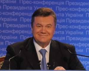 У Януковича похвастались его коммуникабельностью и публичностью