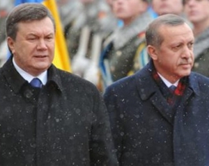 Янукович і Гюль обговорюють зняття перепон між українцями та турками