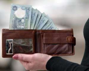В 2012 году украинцы будут меньше зарабатывать и чаще эмигрировать