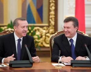 Україна та Туреччина підписали угоду про введення безвізового режиму